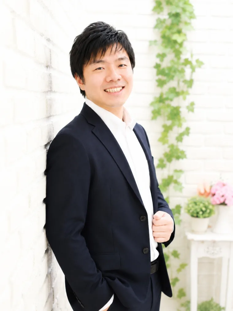 外見コンサル後の男性の別ポーズ写真